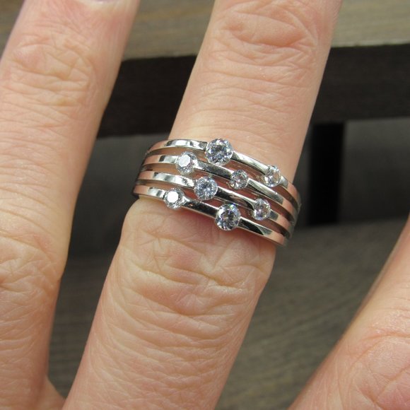 Size 7.75 Sterling Silver Bright Cubic Zirconia Band Ring - Picture 2 of 6